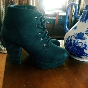 Steve madden raspy booties.